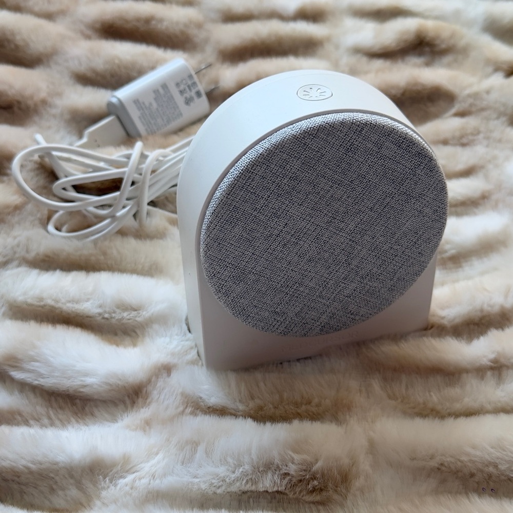 White noise machine